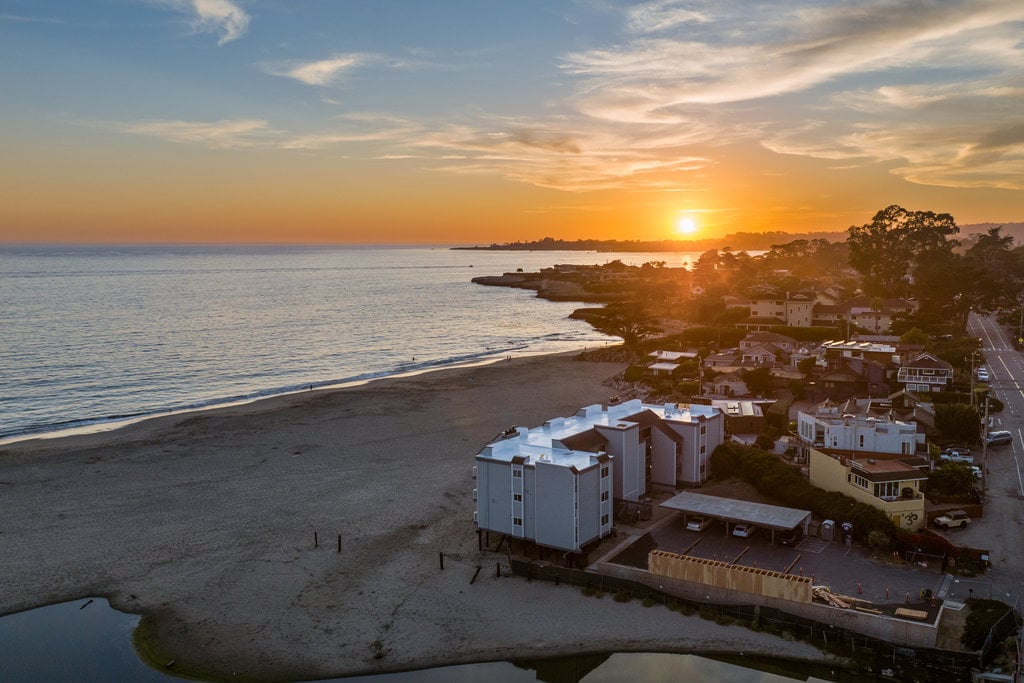 2-2130 E Cliff Dr. #2D