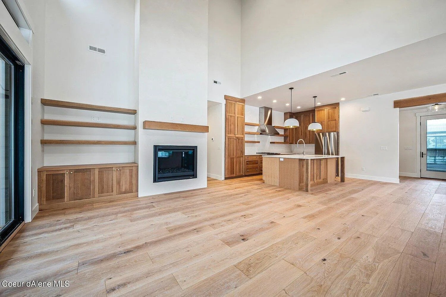 428 W Beach Ct