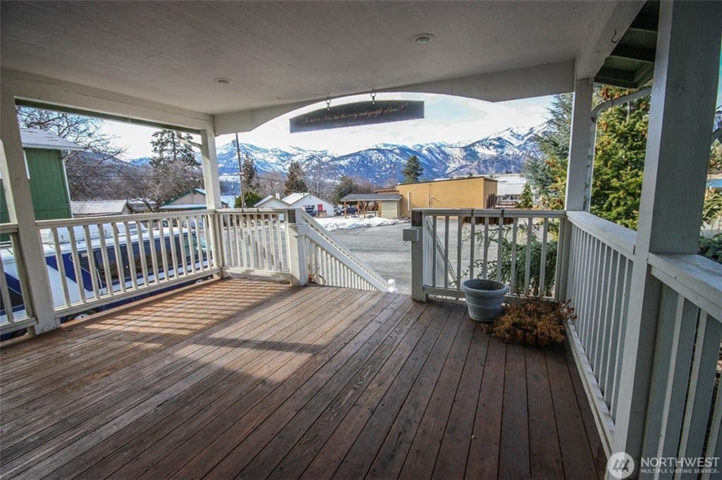 145 Wapato Way