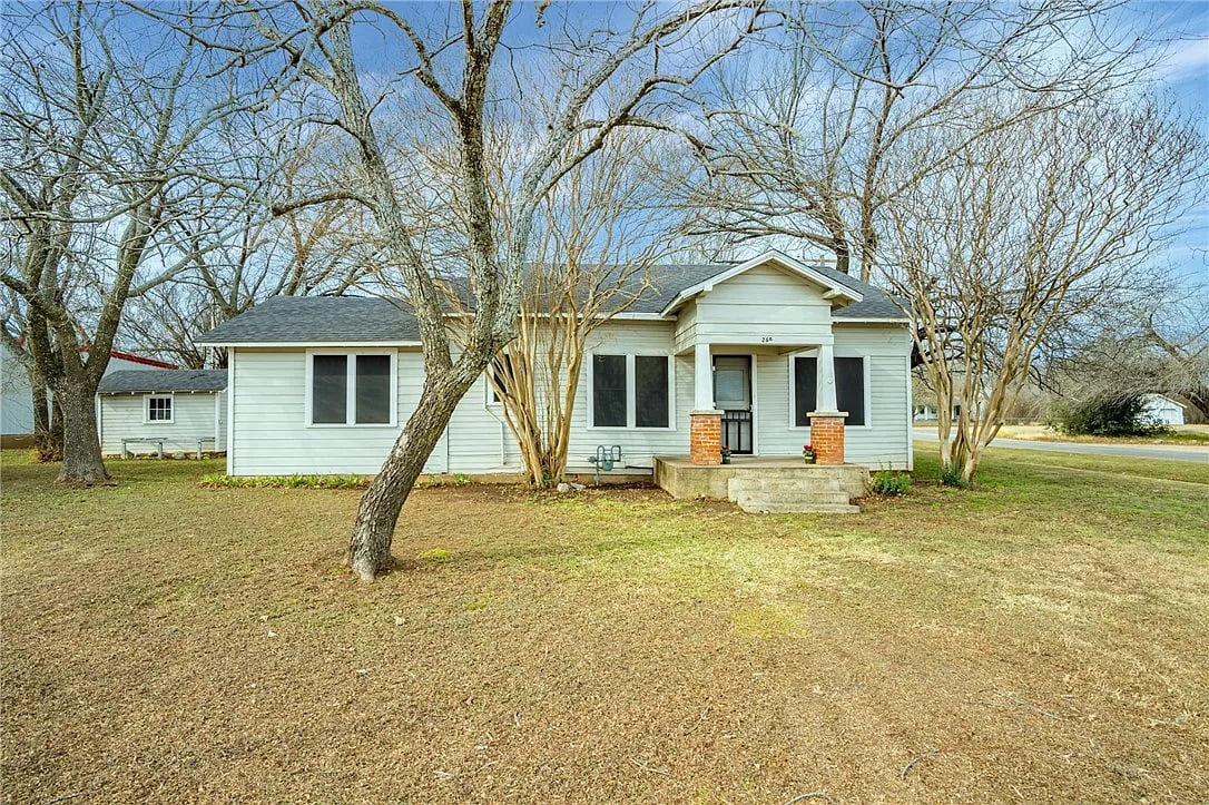 269 N Ave F