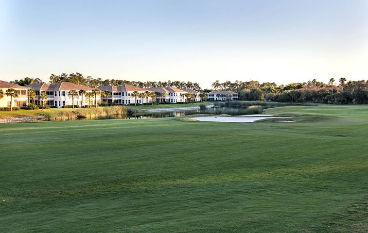 Naples Lakes Country Club