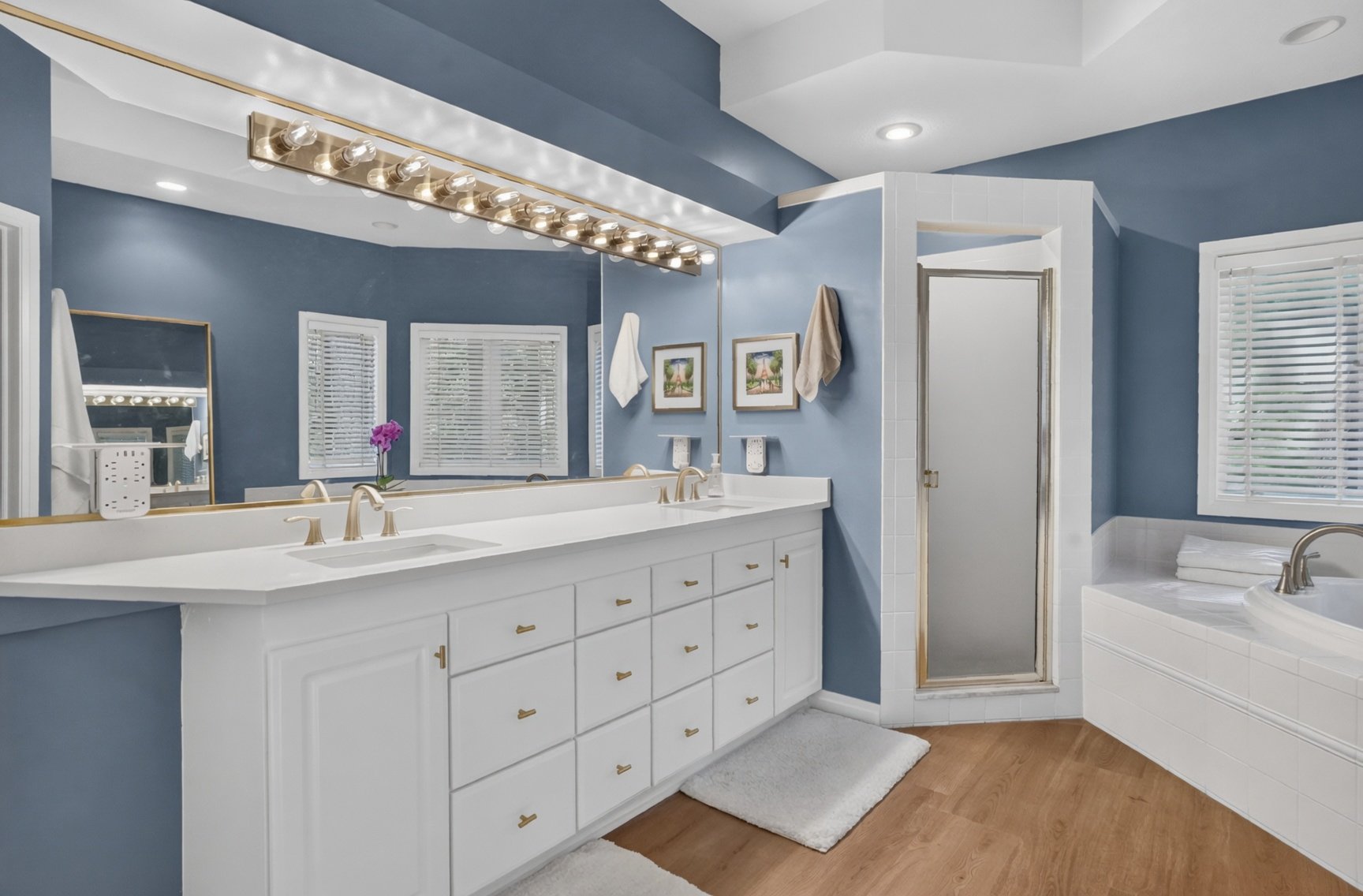12172 Woodline