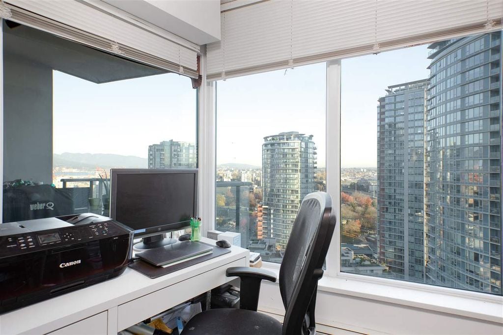 188 Keefer Pl, #2305