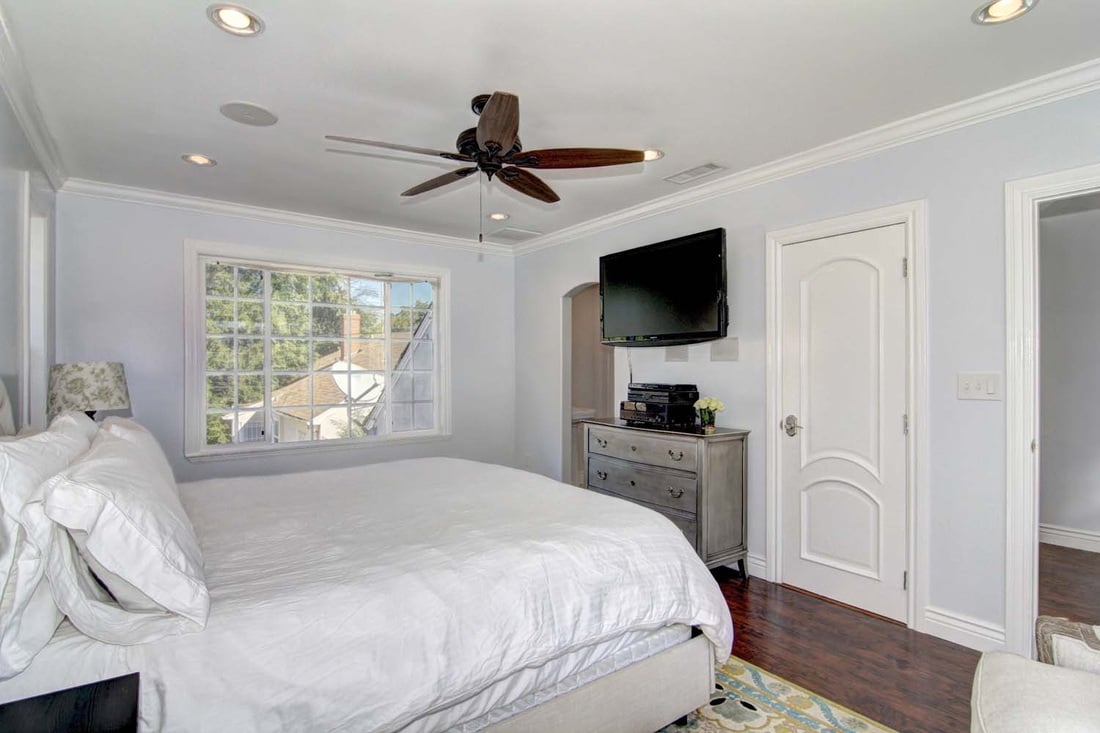 Just Listed! Gorgeous Home with The Walk in Closet of Your Dreams!