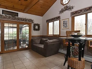 6 Oakland Dr
