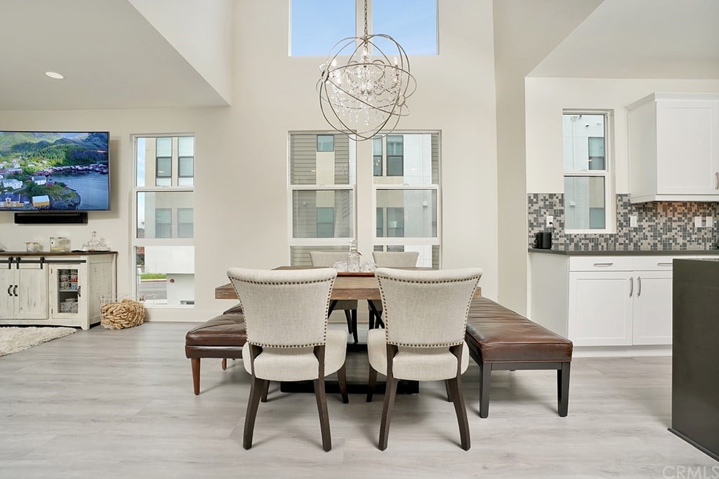 1687 Monarch 17 West