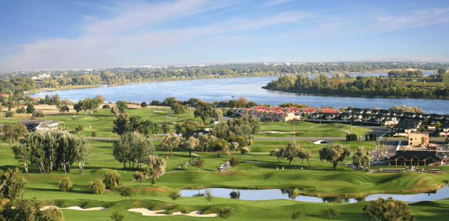 Beautiful sunny day overlooking green golf course in Richland, Washington