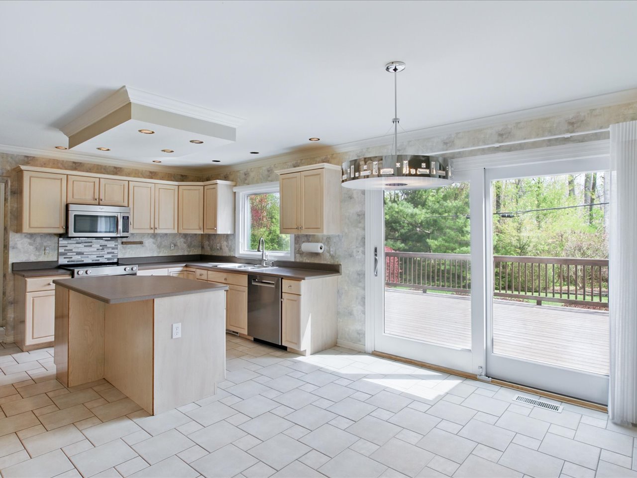 2849 Shorewood Blvd., Fort Gratiot, MI  48059