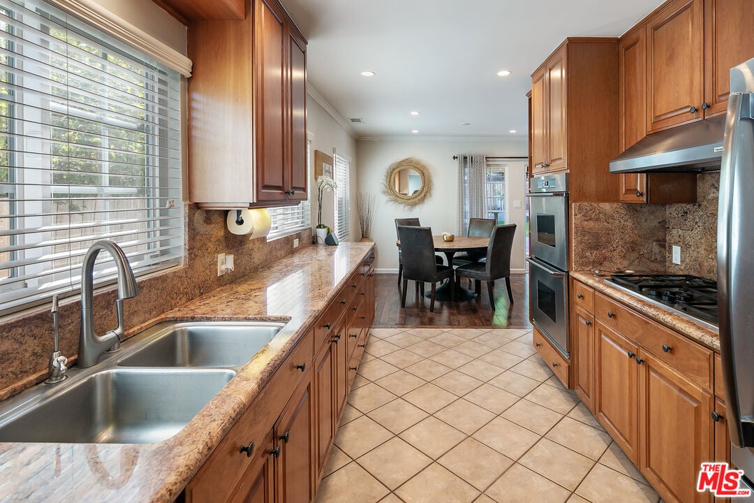 4411 Radford Ave