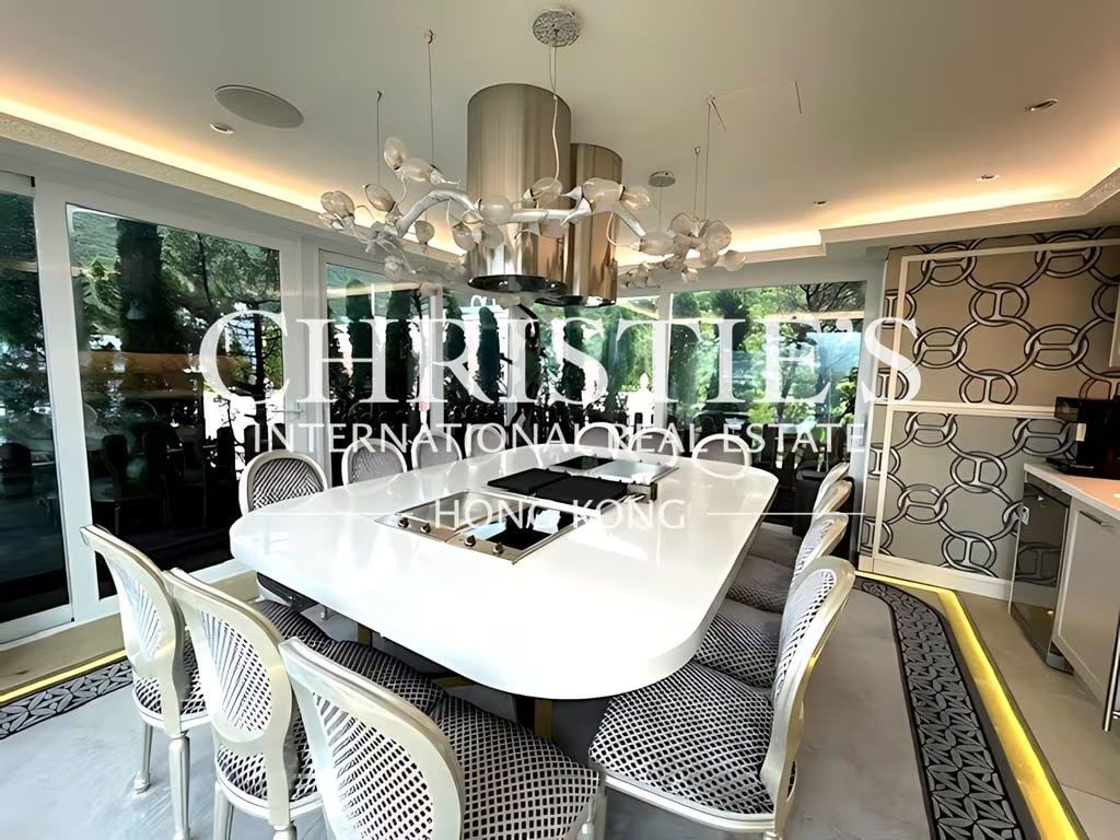 110 Repulse Bay Road