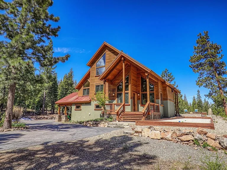 15144 Martis Peak Rd