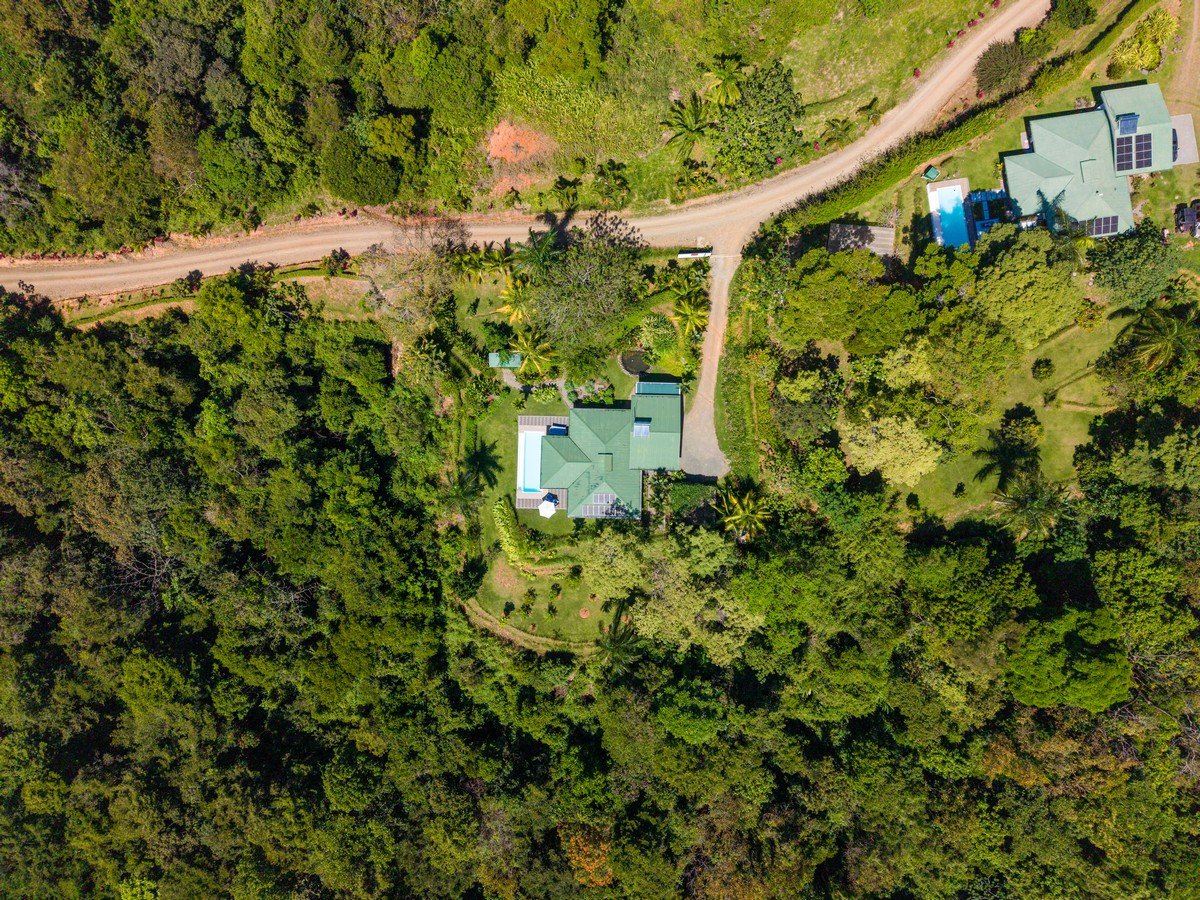  3 Bedroom Stunning Luxury Home Featuring Sweeping Valley & Ocean Views, 5.67 ACRES 