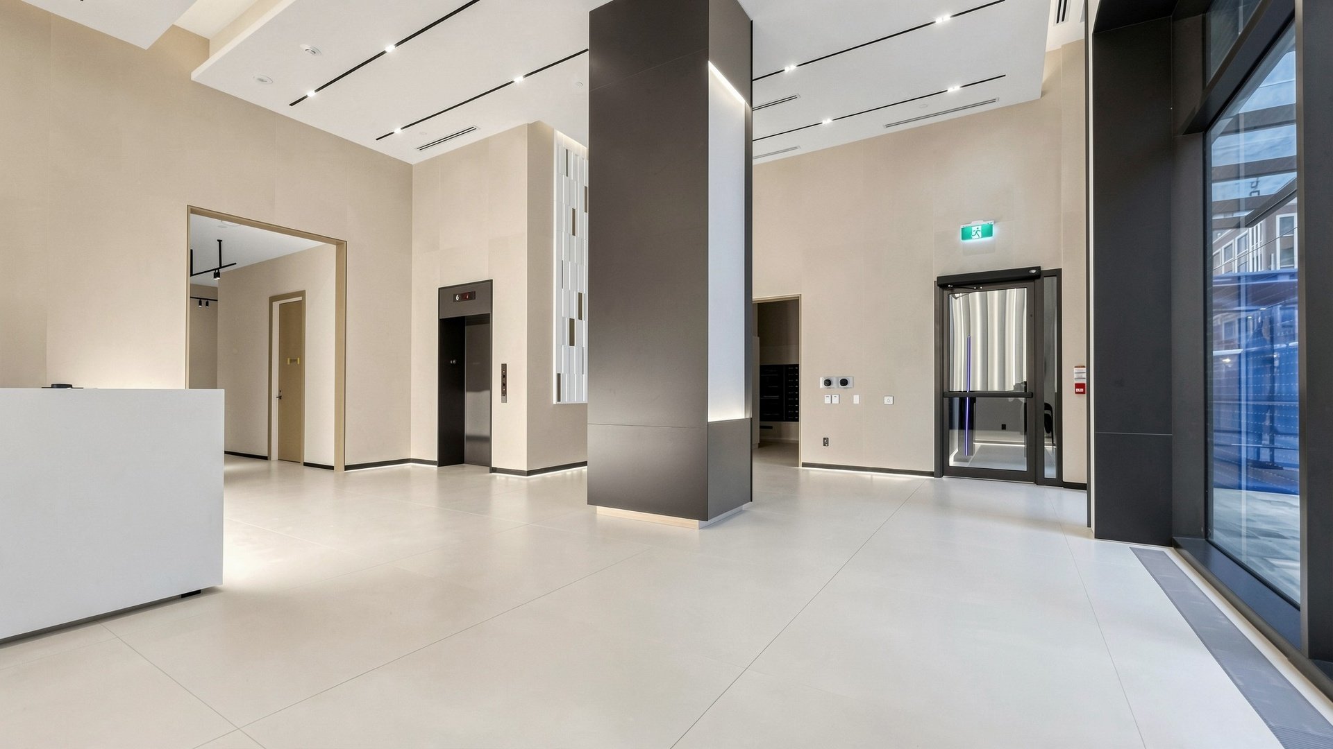 Luxury King West Residence