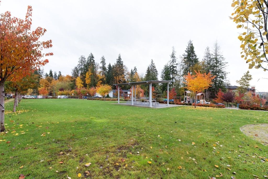 3596 Salal Dr, #18