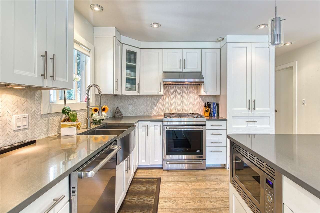 12651 15 Ave