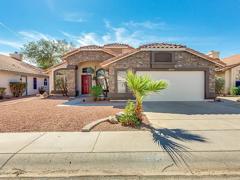 4565 E Thistle Landing Dr