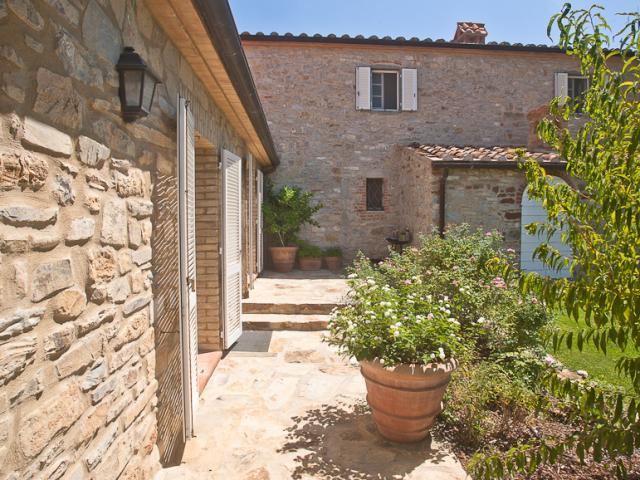 The White Retreat Tuscan House