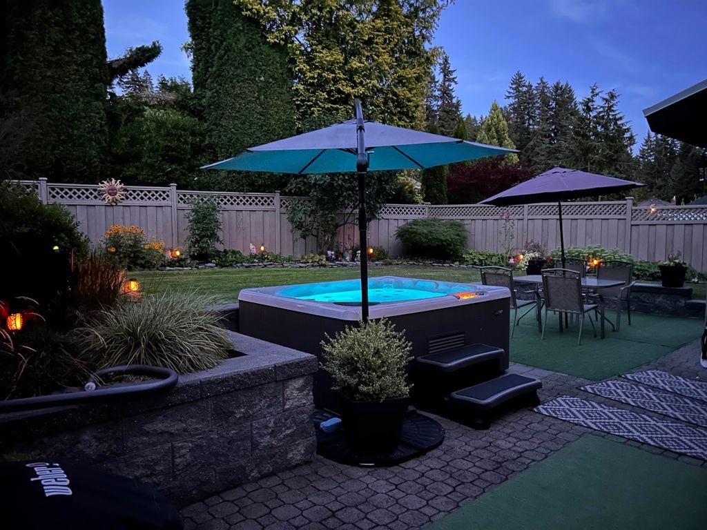 24 Ravine Dr