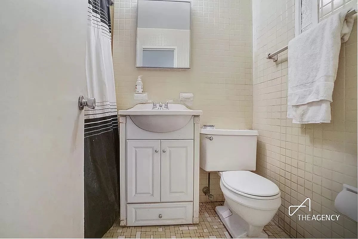 312 E 89th St APT 4A