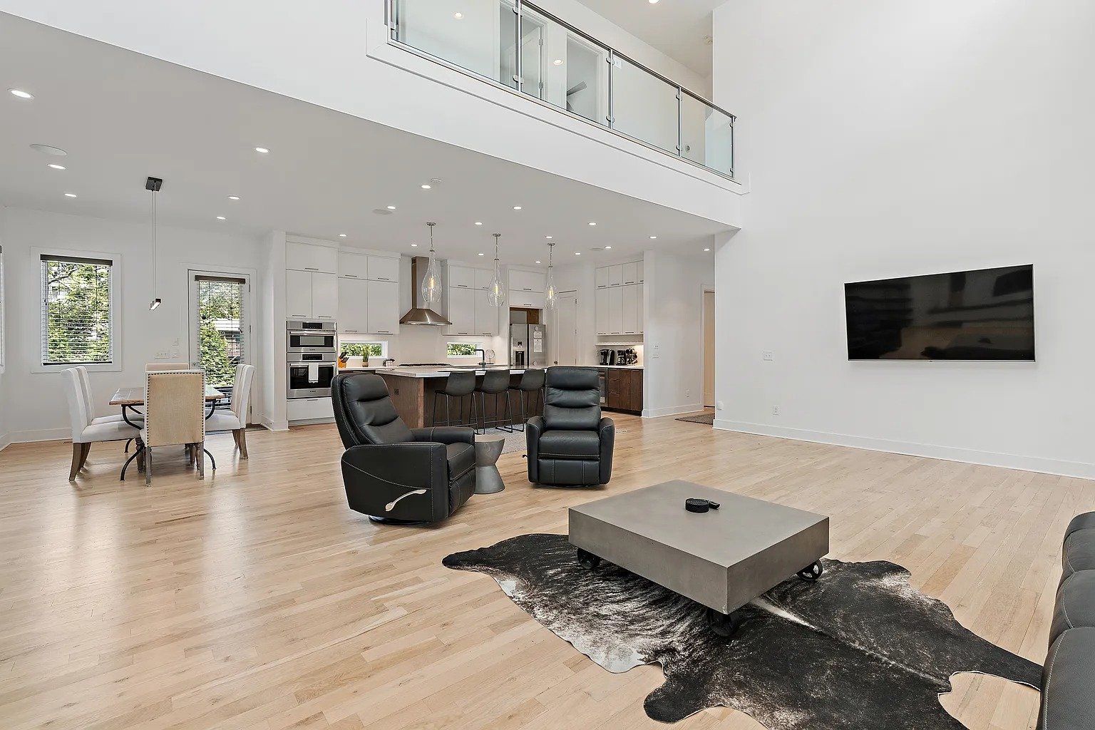 1002 W Grove Ave