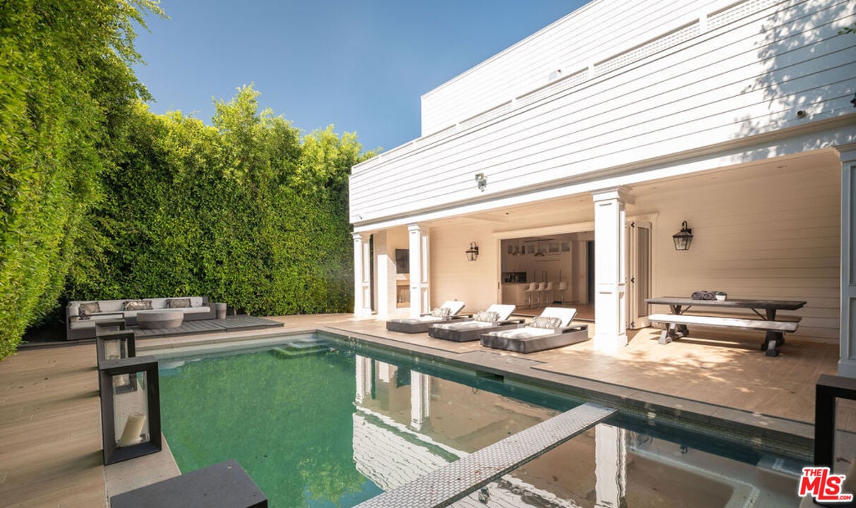 Highcliff Vista, N Stanley Ave, 90036