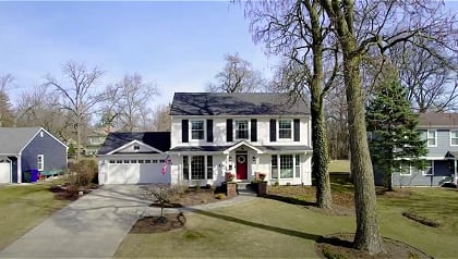 73 Brandon Ave., Glen Ellyn, IL 60137