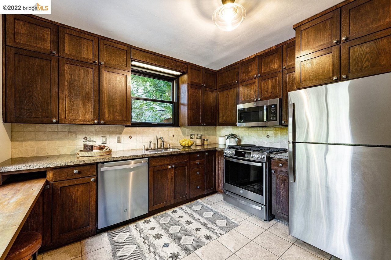 6116 Doncaster Pl