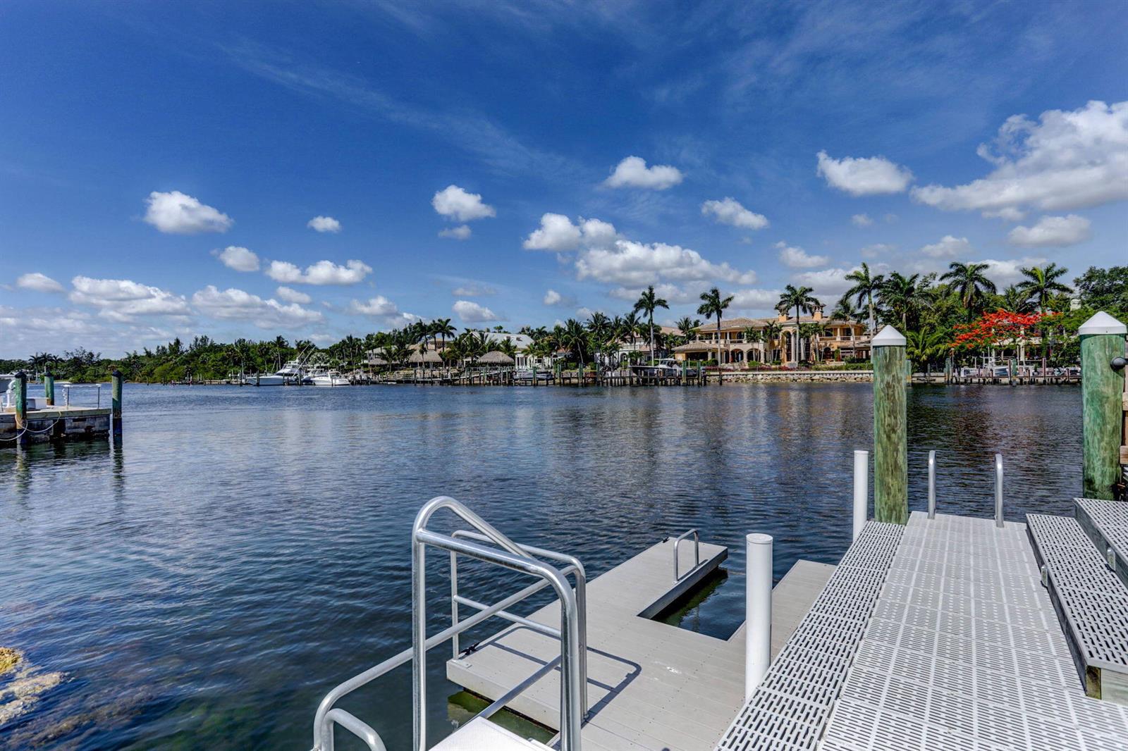 833 Bay Colony Drive S