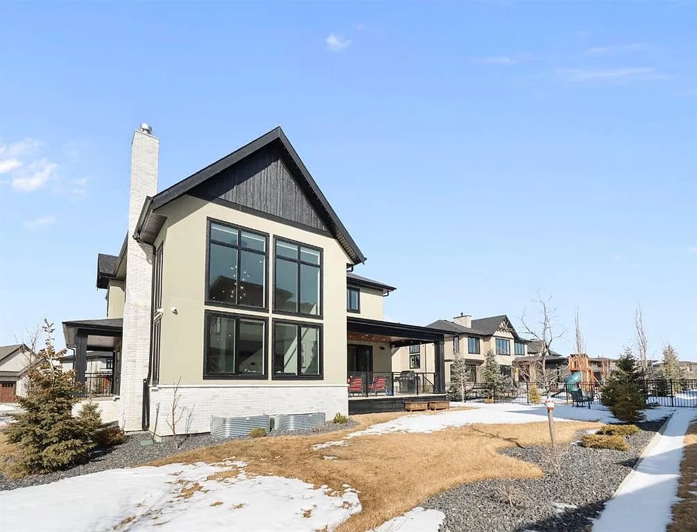 73 N Waters Edge Gdns