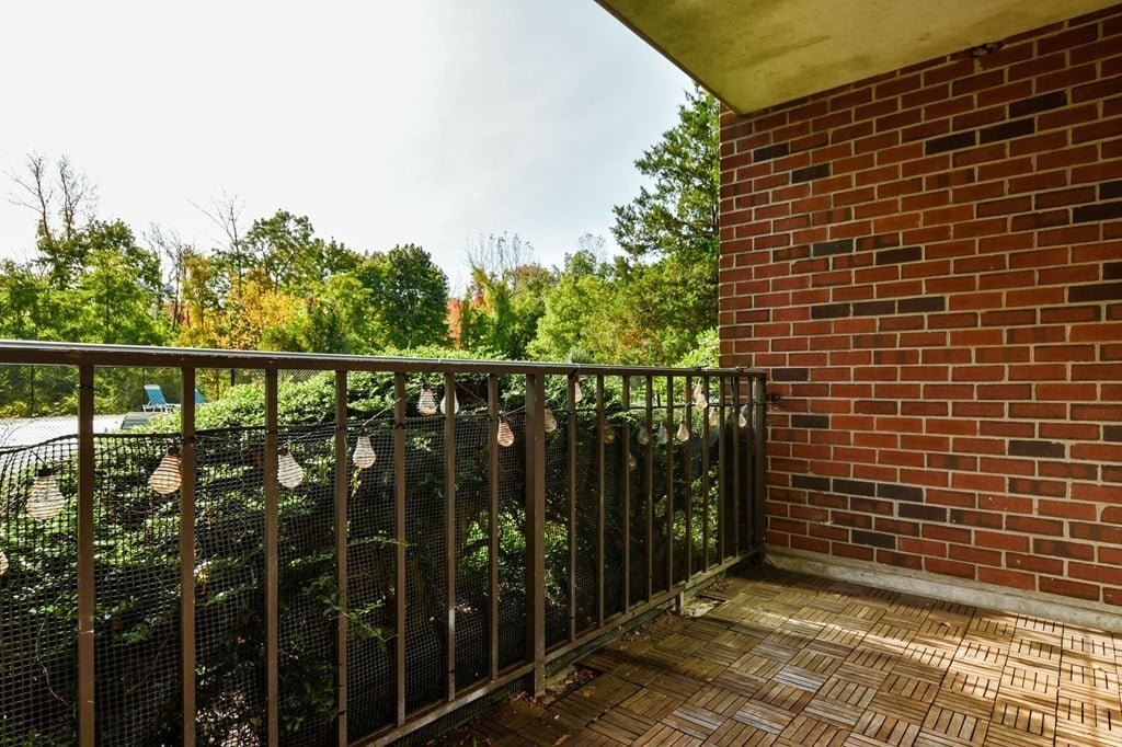 50-56 Broadlawn Park, #115