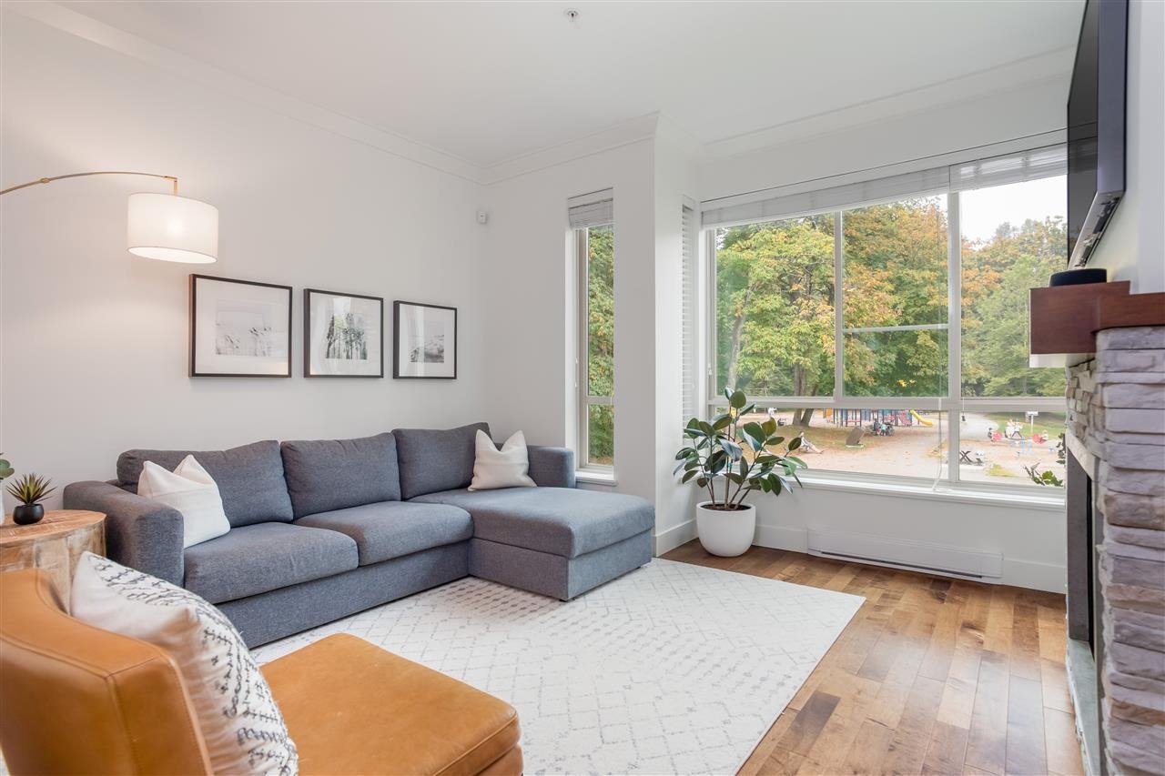897 Premier St, #17