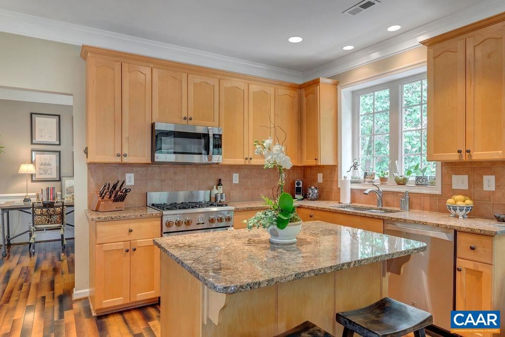 1323 Breckenridge Ct