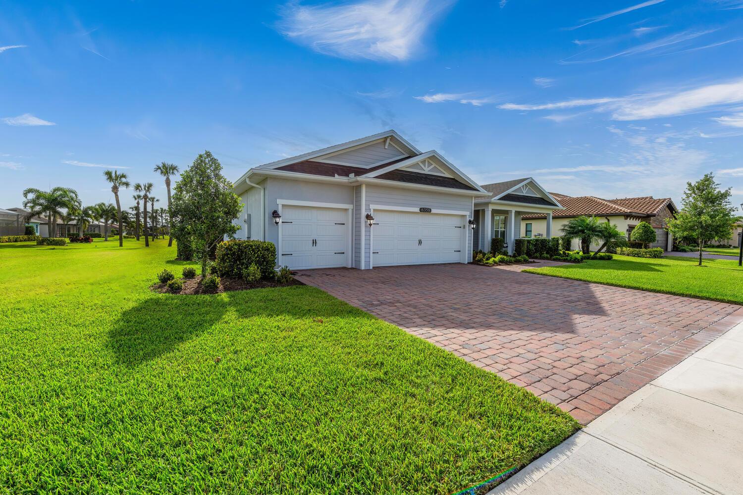 6358 Arcadia Square
