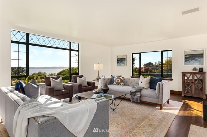 1990 Magnolia Blvd W