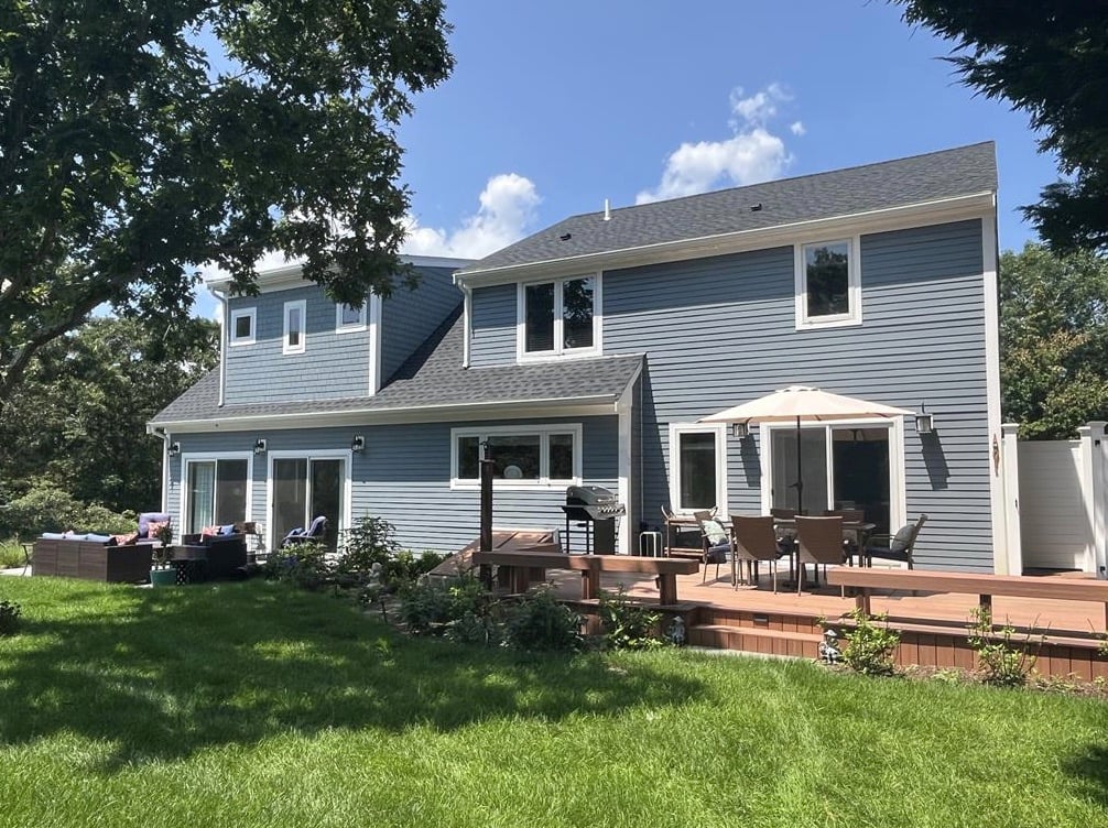6 Schoolhouse Ln