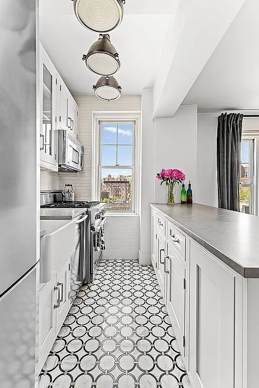 45 Christopher St, #6G