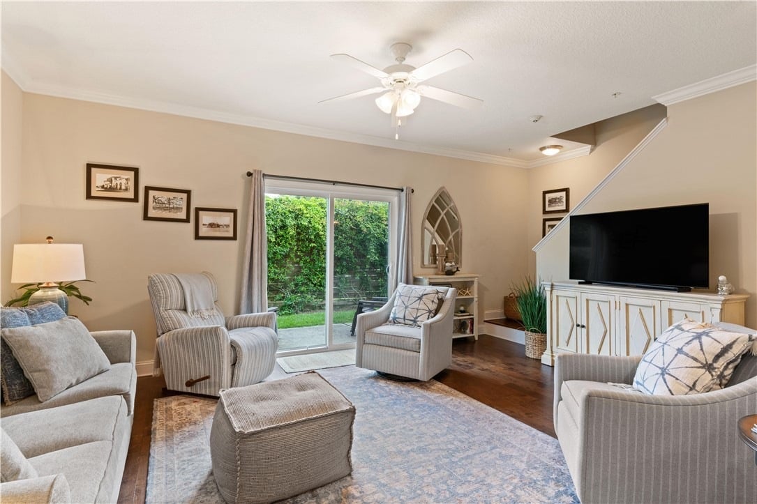 108 Reserve Ln