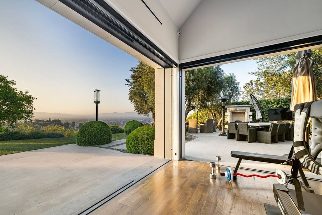 Stone Ridge Ln, 90077