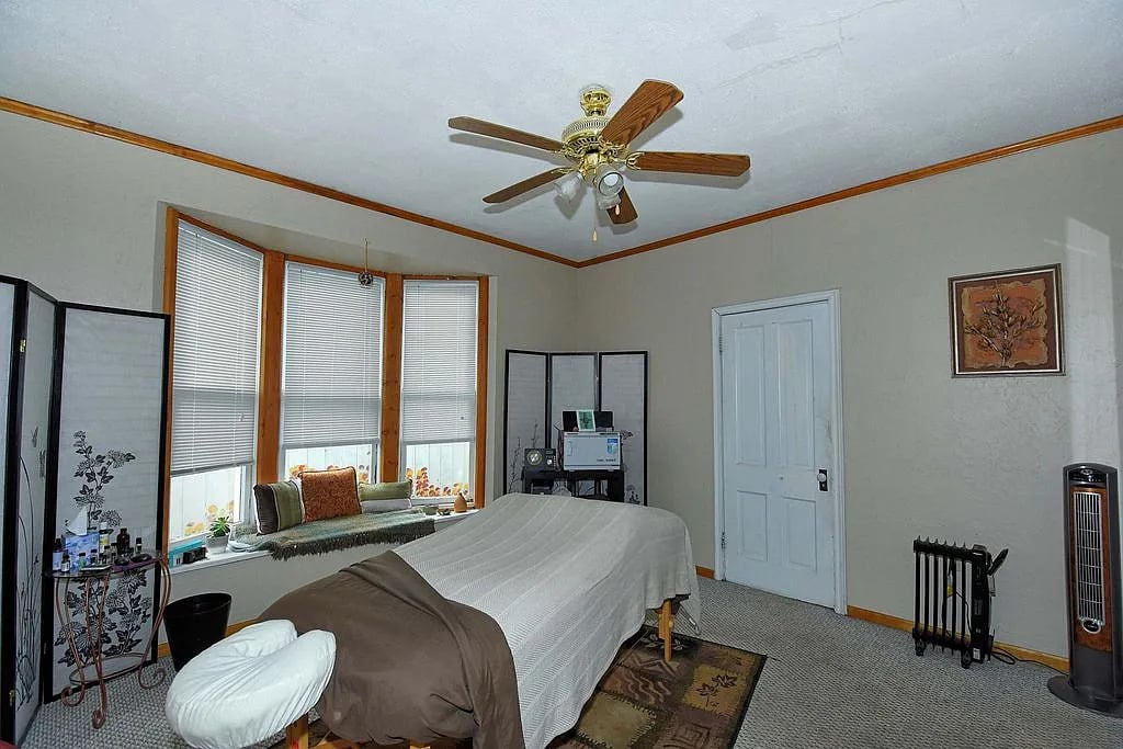 2316 W Pikes Peak Ave