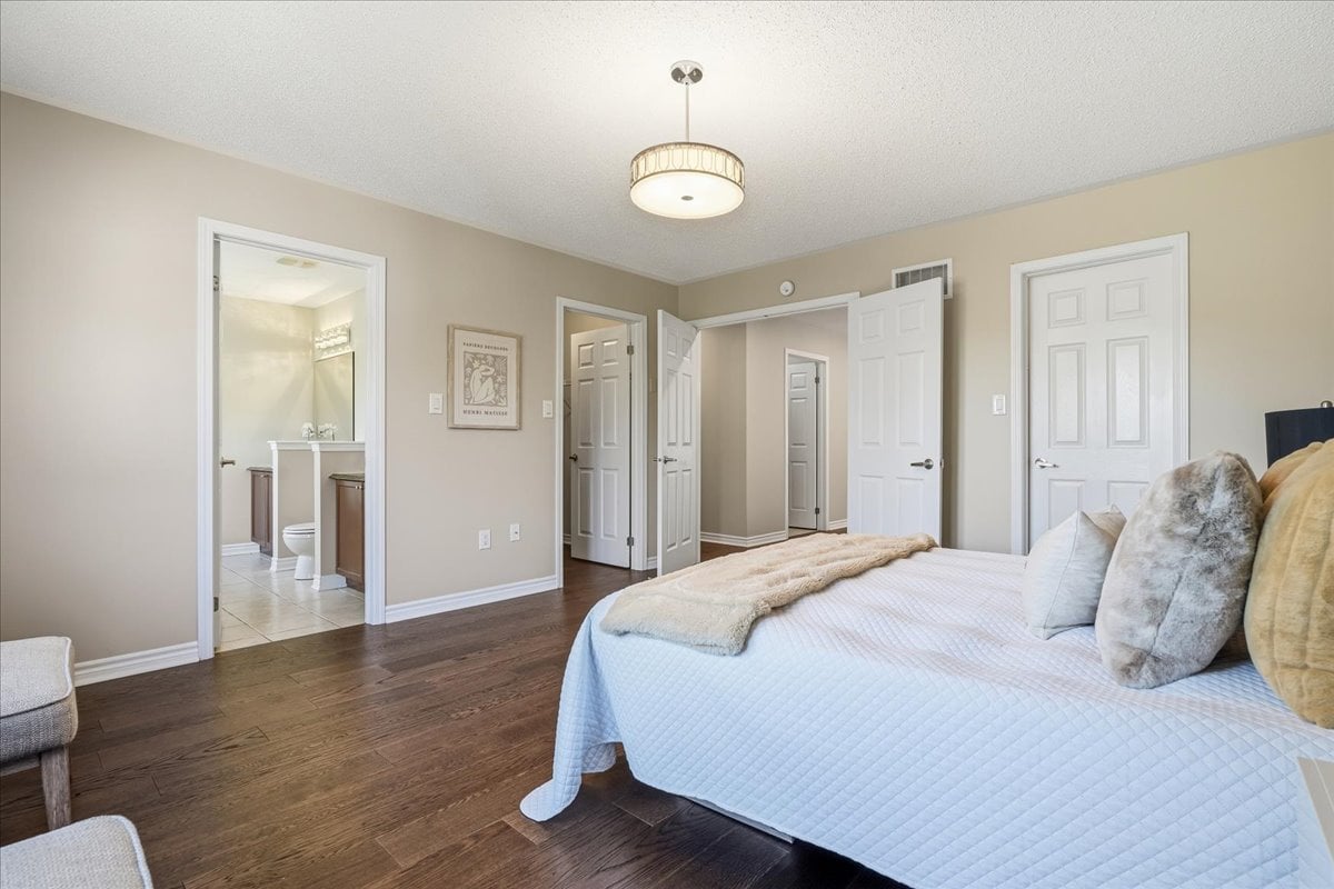 2383 Calloway Dr, Oakville