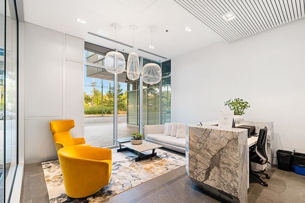 6333 West Blvd, #211