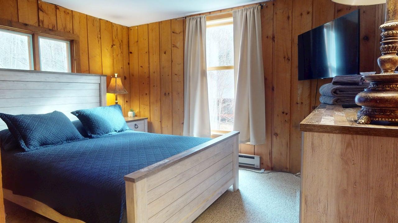 Pet Friendly Londonderry Home