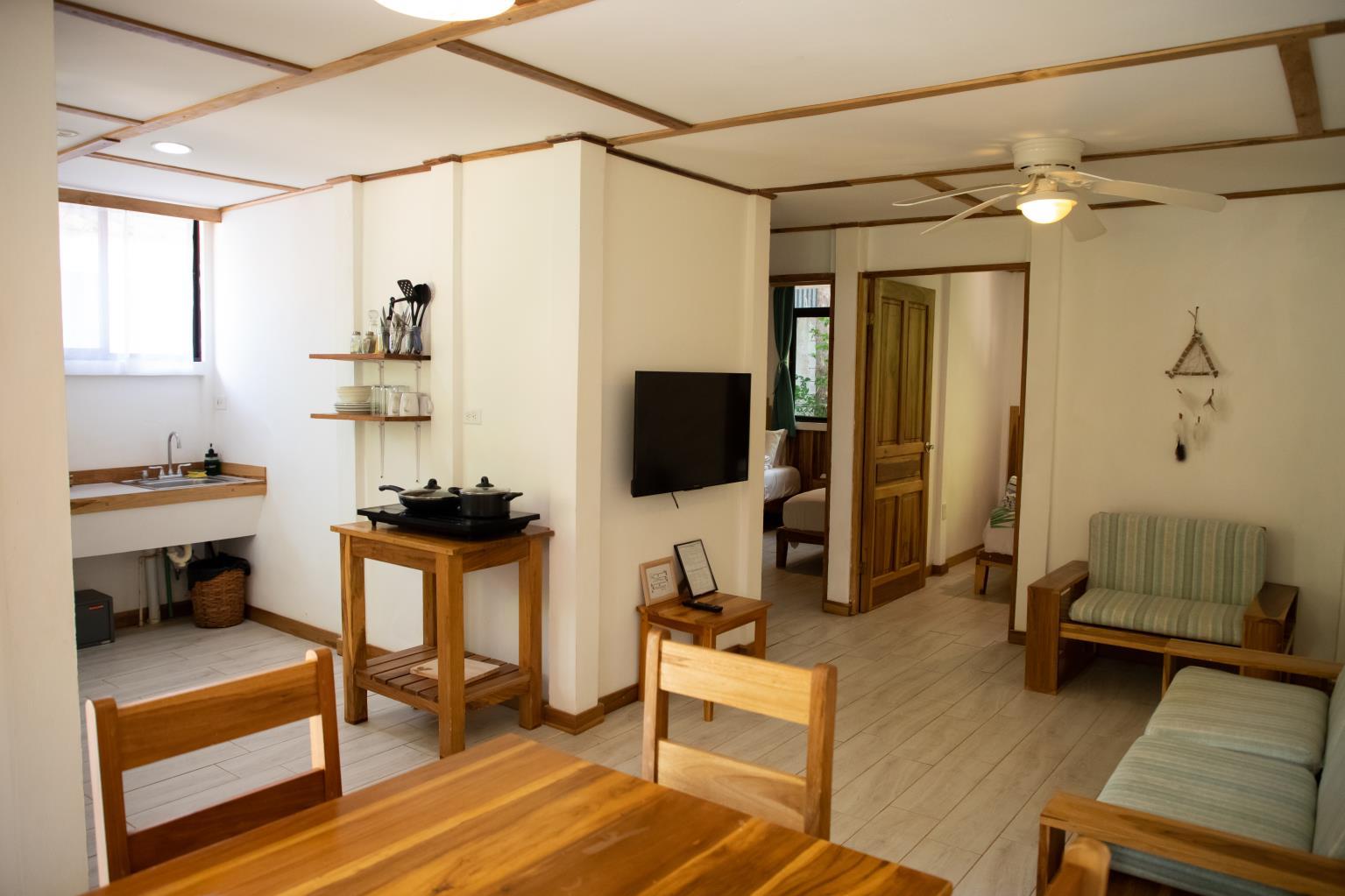 Drift Away Lodge | Near the Coast Hotel/Resort/Hostel For Sale in Playa Avellanas