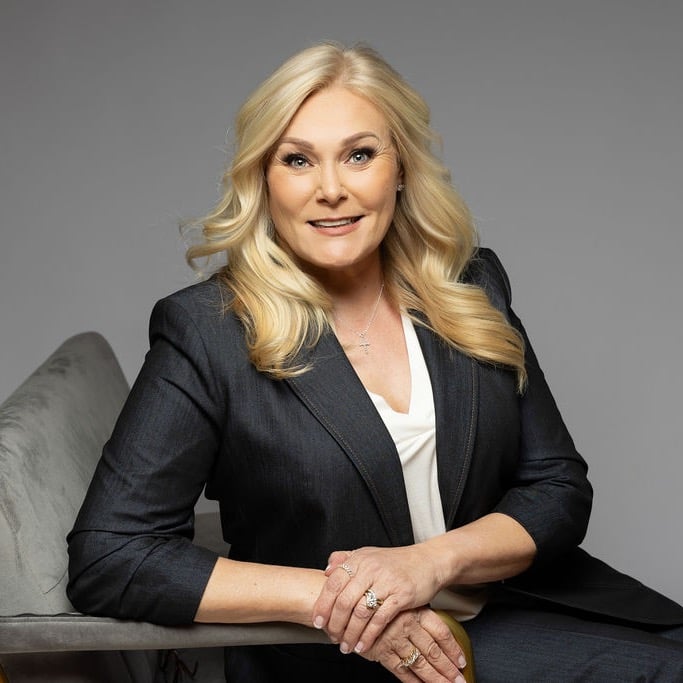 Terri Watkins Arnold, CA Real Estate Agent Headshot 