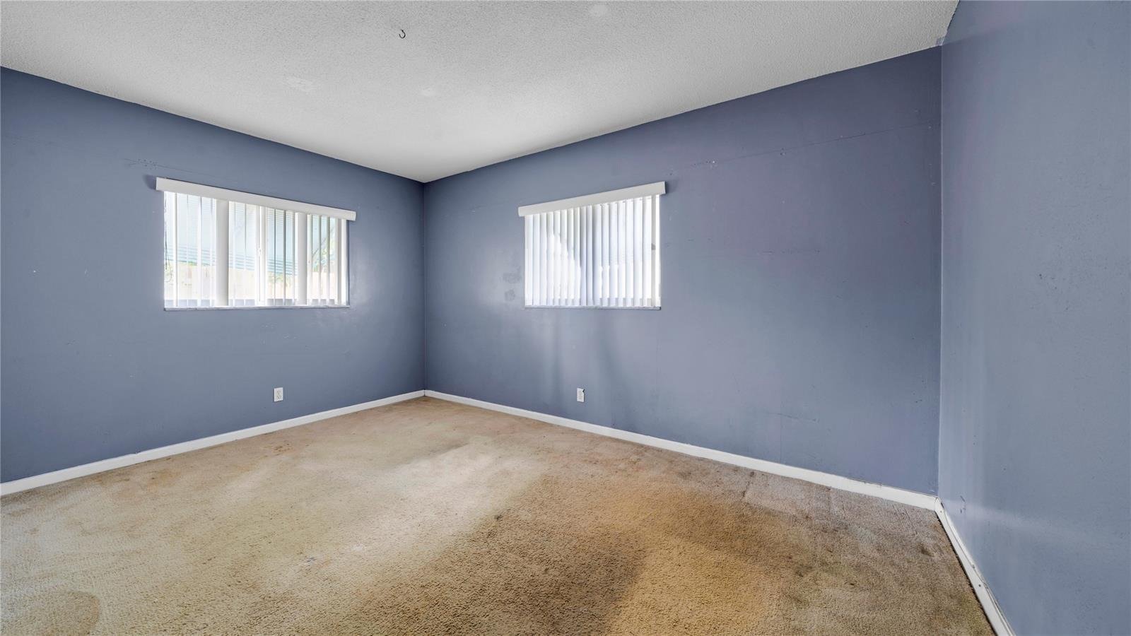 3700 NW 25th St