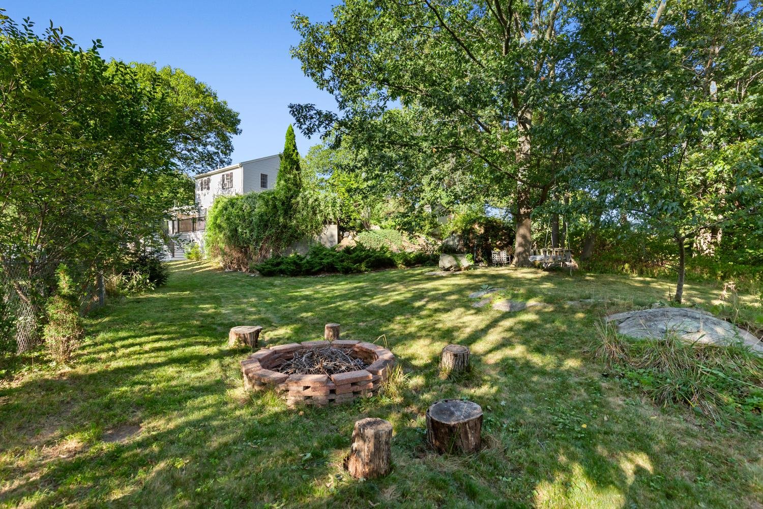 78 Forest St 