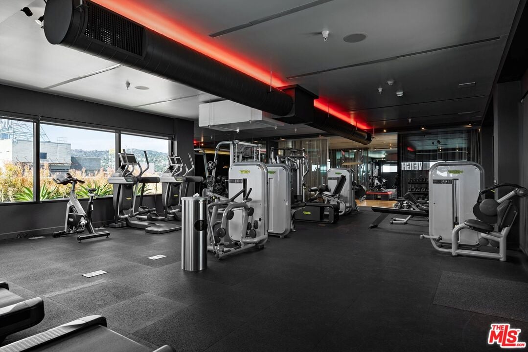 6250 Hollywood Blvd, #6K