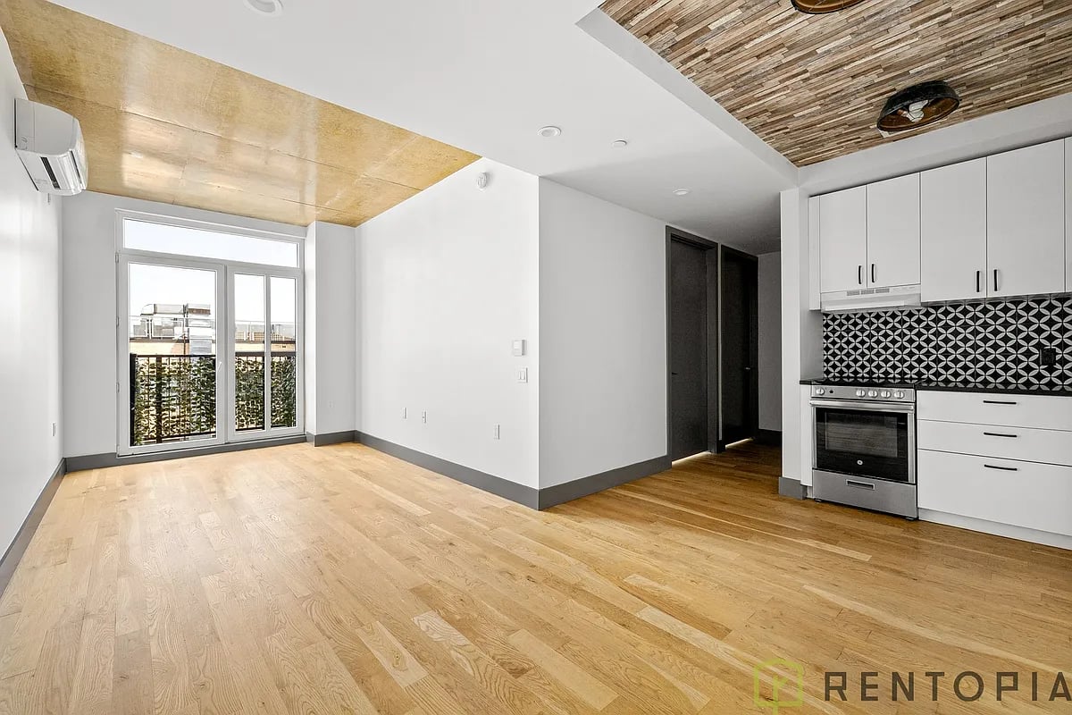 340 Evergreen, #231