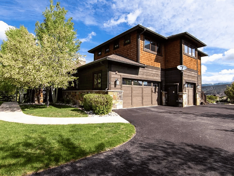 2368 E Haystacker Dr