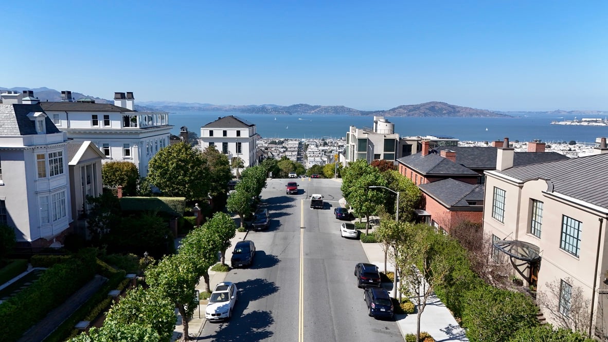 East Pacific Heights vs. West Pacific Heights: Which Side Is Right for You?